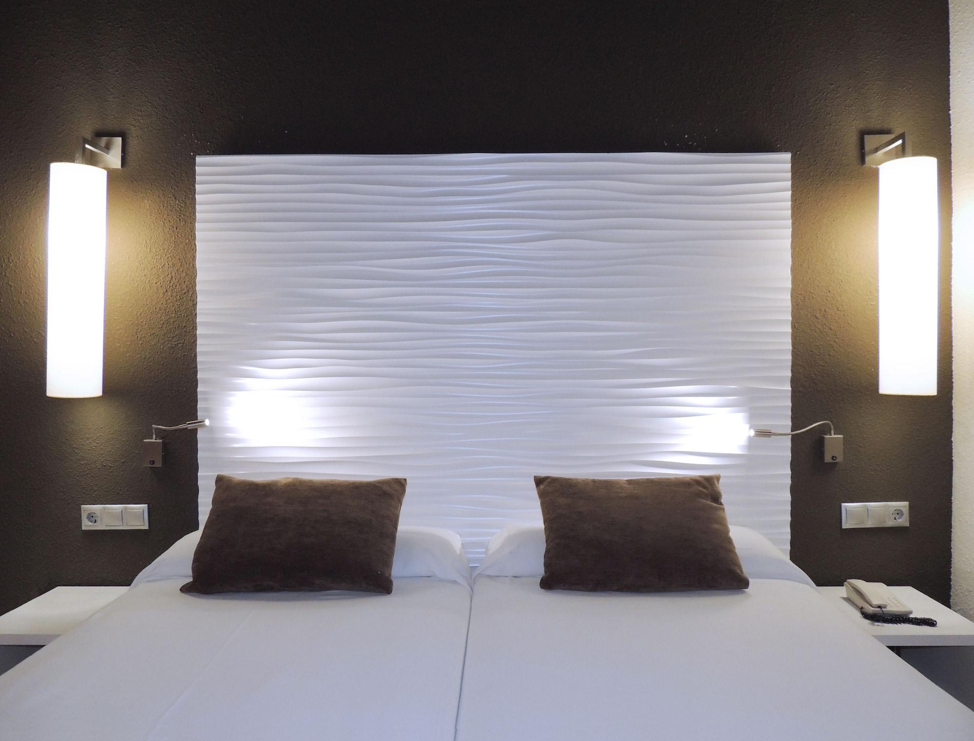 Hotel Augustus Cambrils Bagian luar foto