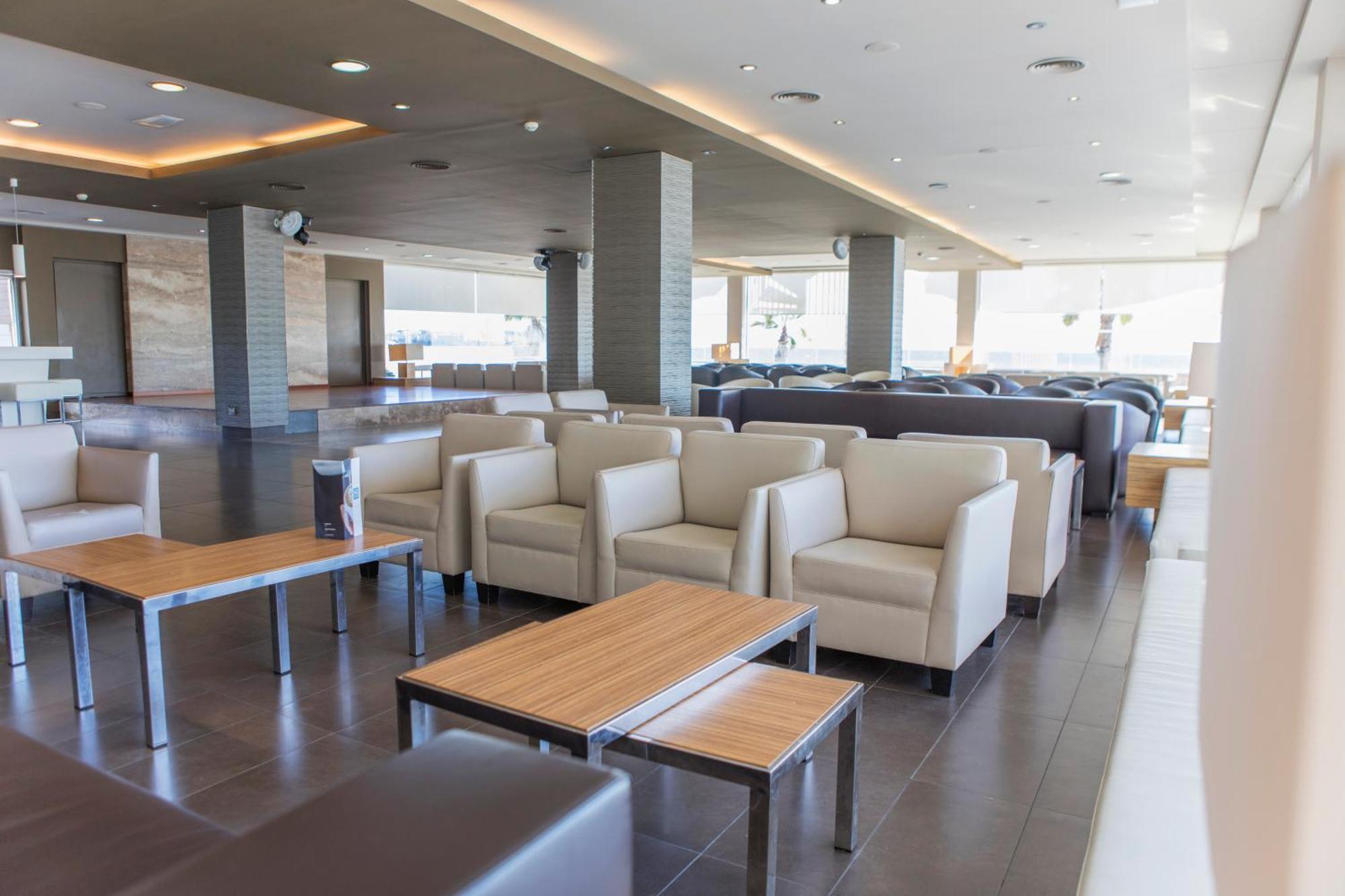 Hotel Augustus Cambrils Bagian luar foto