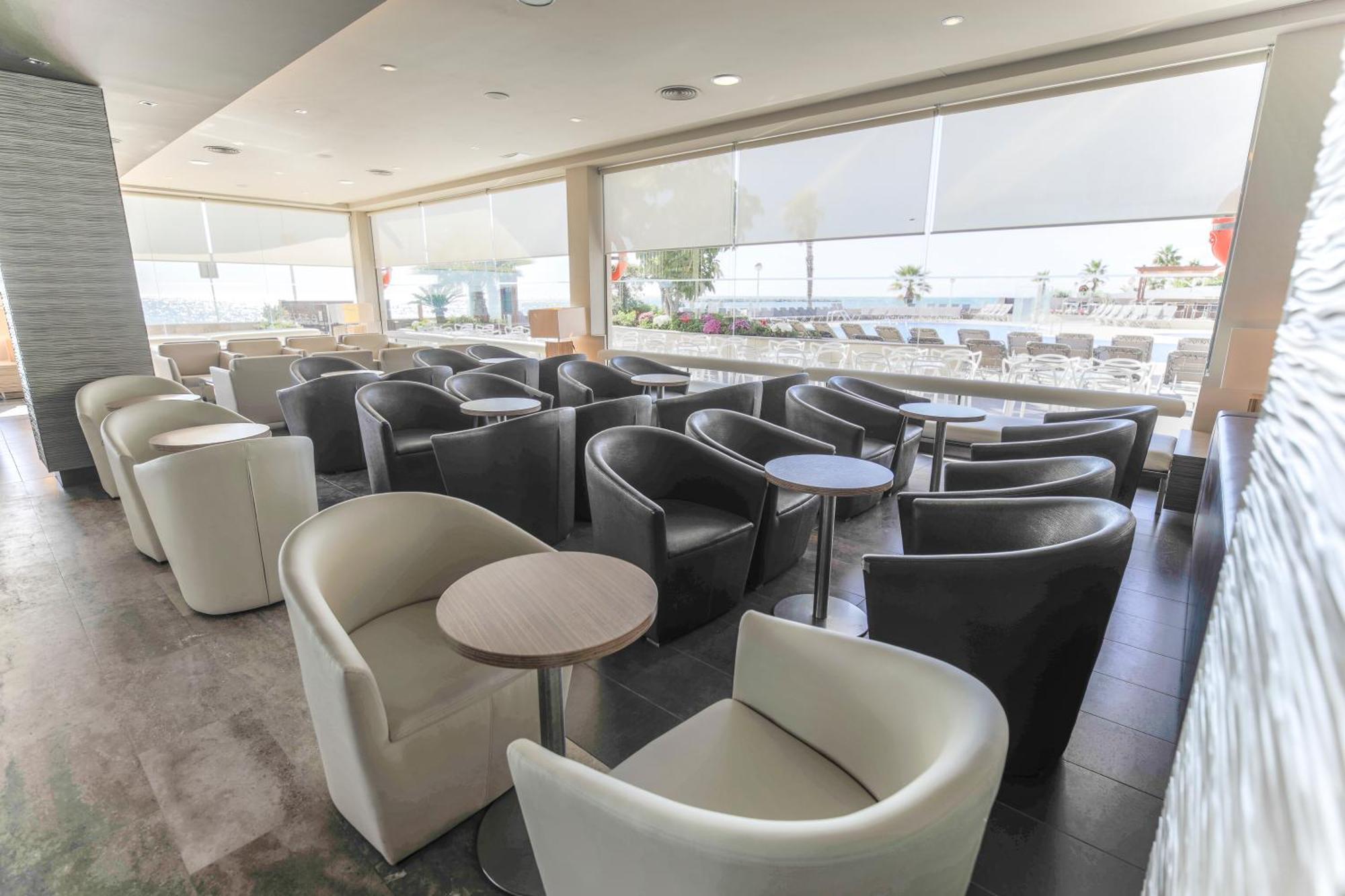 Hotel Augustus Cambrils Bagian luar foto