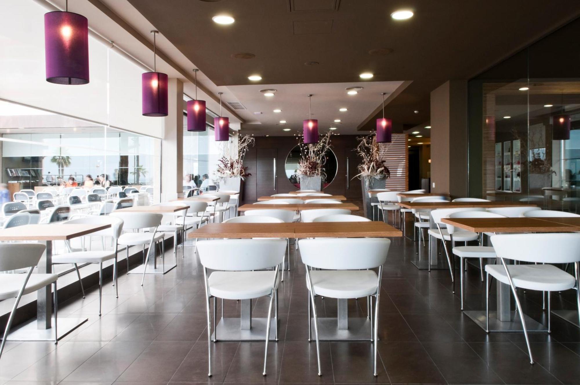 Hotel Augustus Cambrils Bagian luar foto