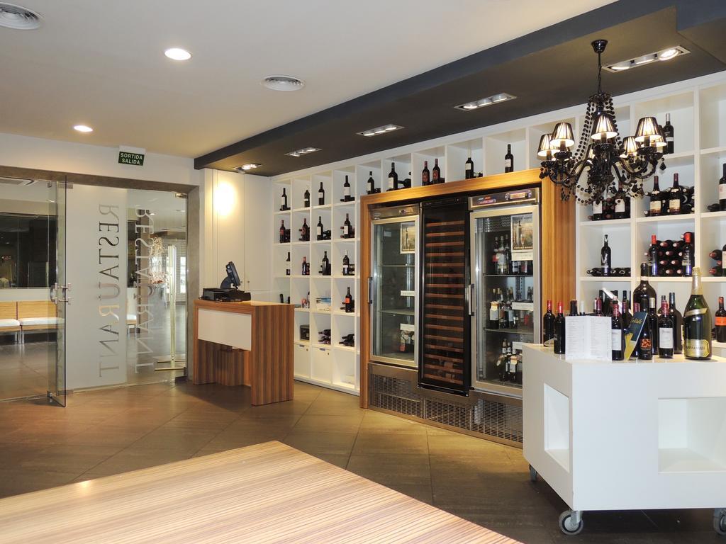 Hotel Augustus Cambrils Bagian luar foto