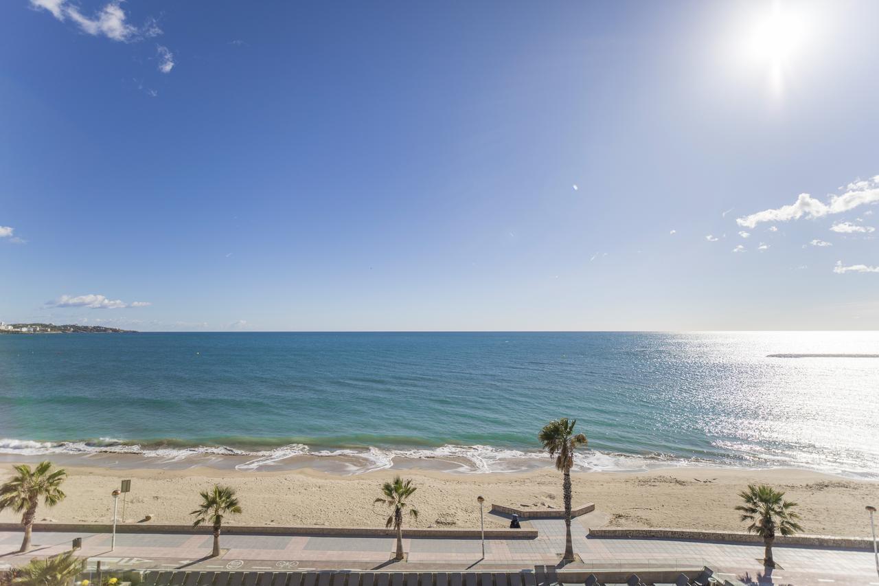 Hotel Augustus Cambrils Bagian luar foto