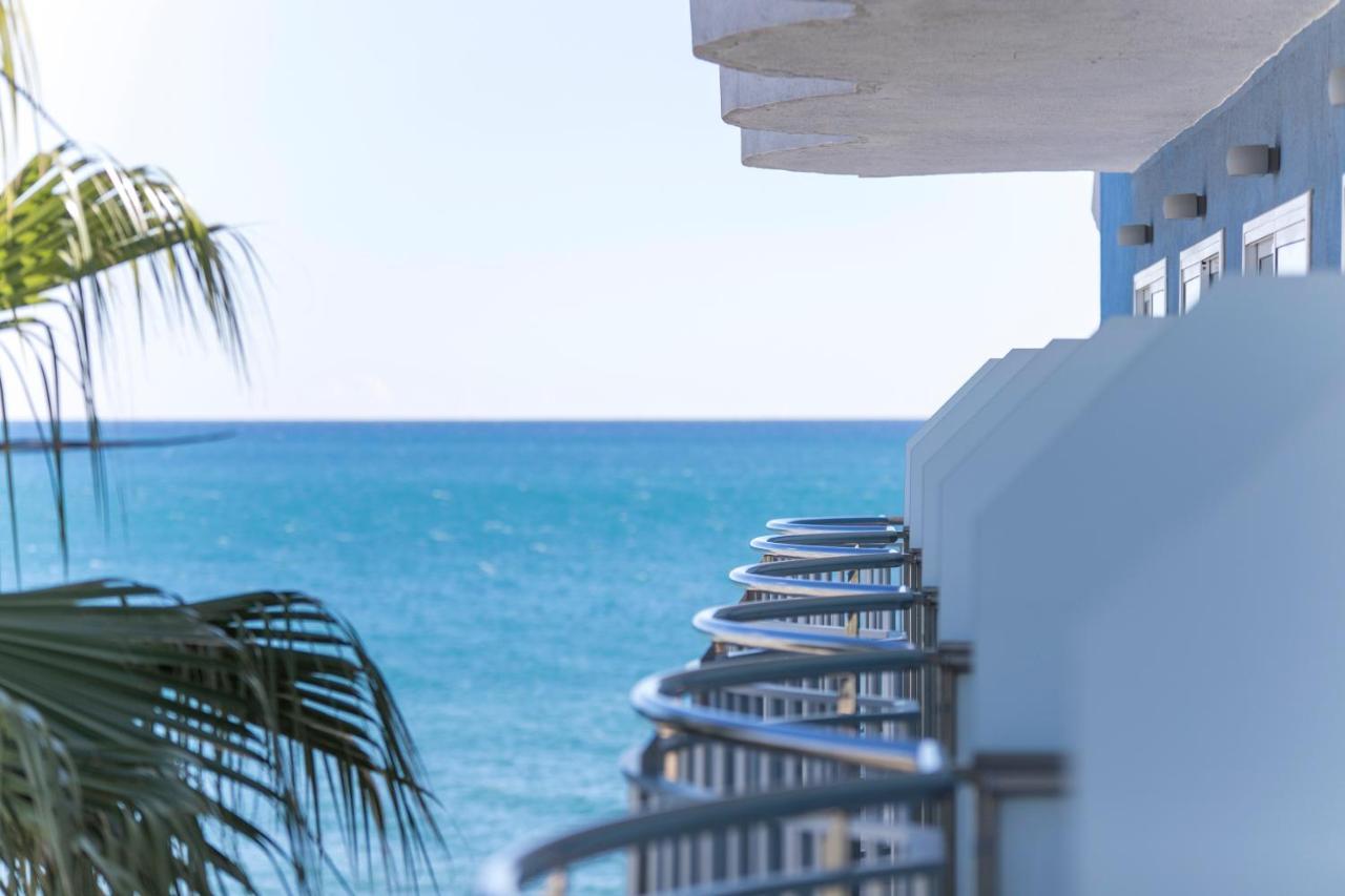 Hotel Augustus Cambrils Bagian luar foto
